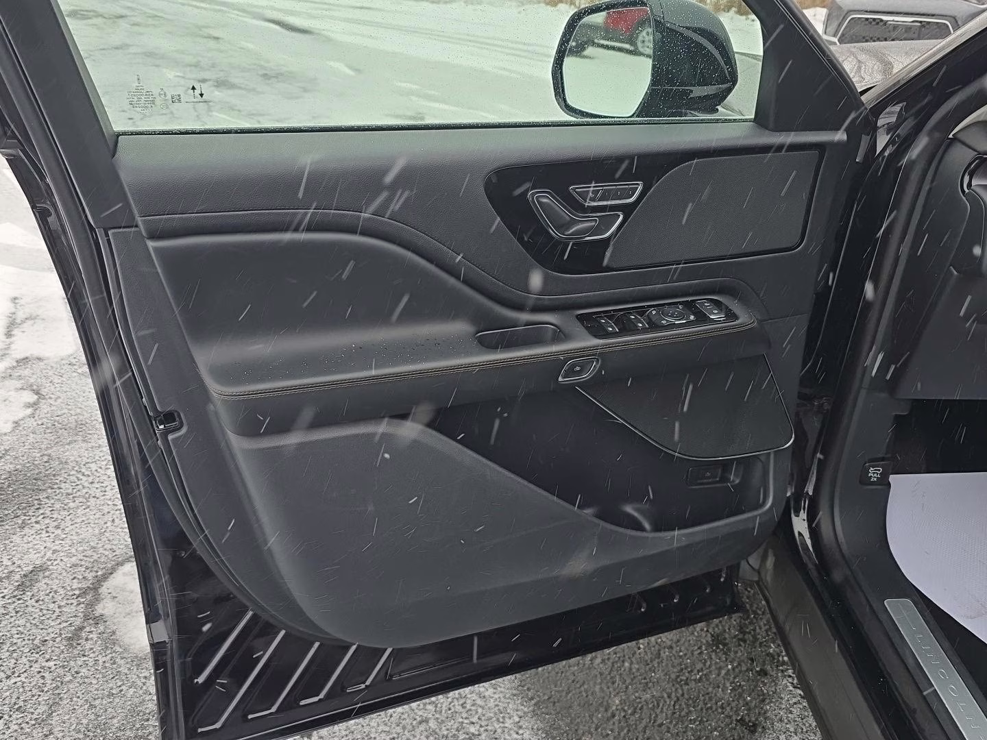 2025 Infinite Black Metallic Clearcoat Lincoln Aviator Premiere AWD SUV