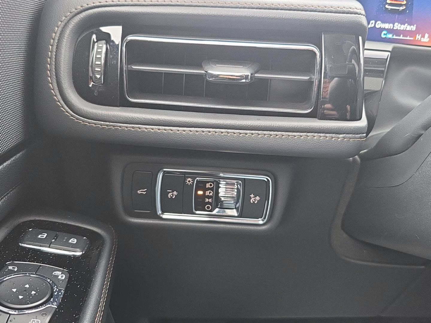 2025 Infinite Black Metallic Clearcoat Lincoln Aviator Premiere AWD SUV