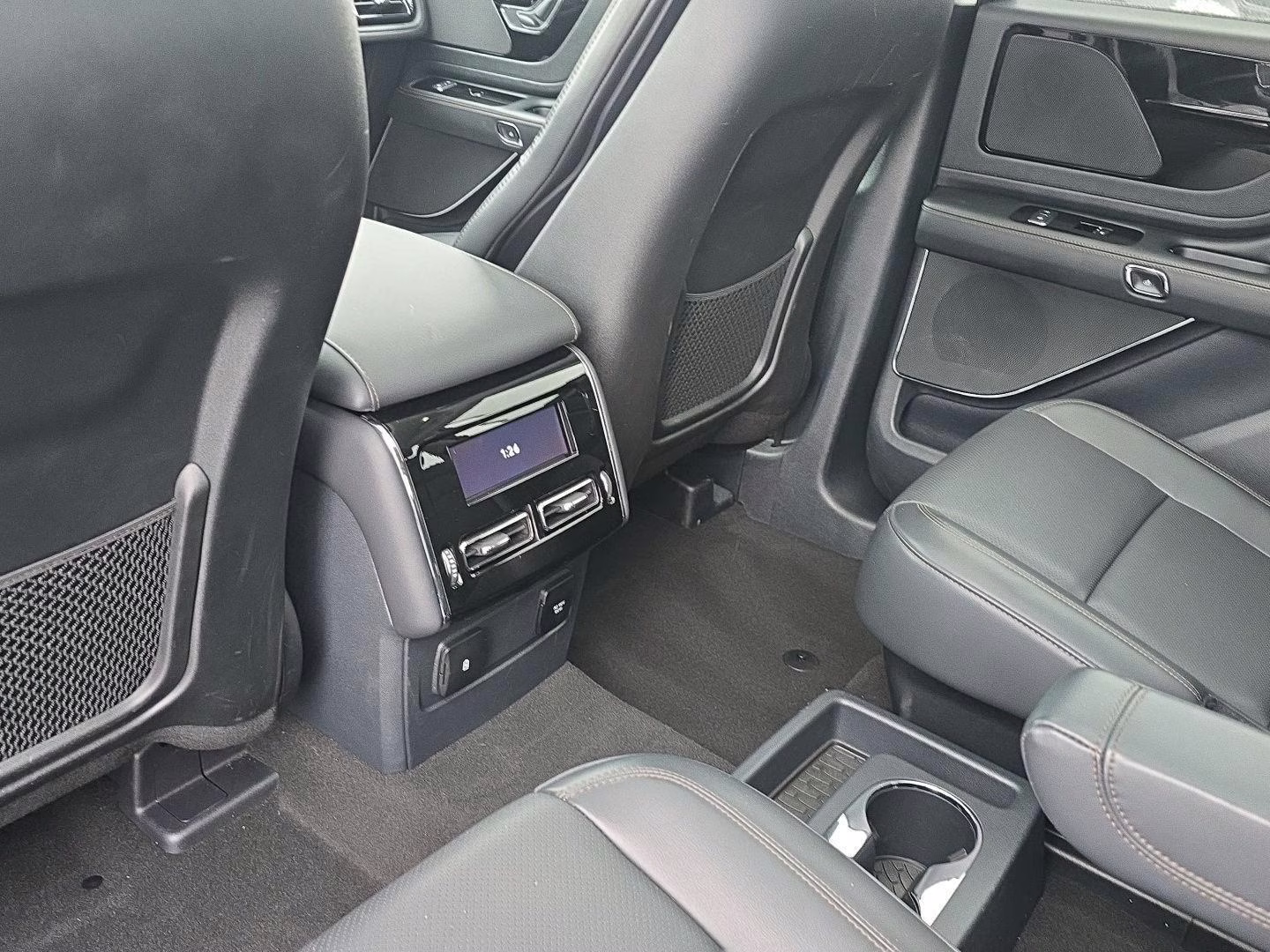 2025 Infinite Black Metallic Clearcoat Lincoln Aviator Premiere AWD SUV