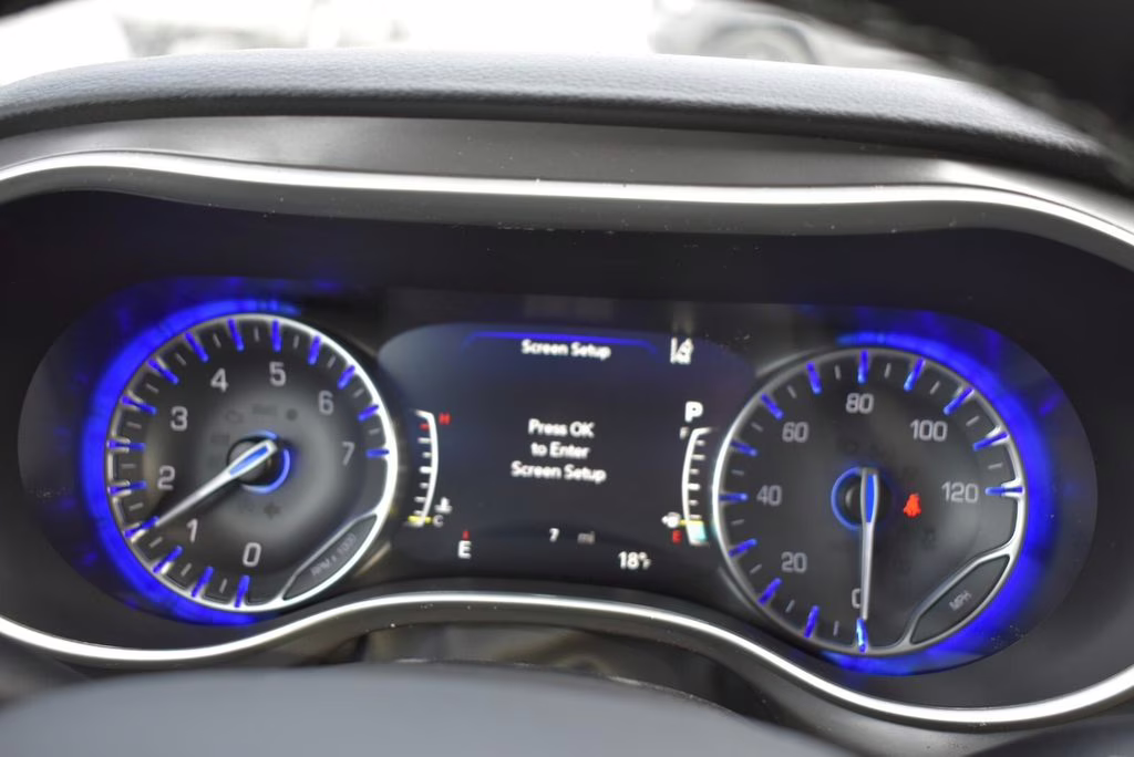 2026 Diamond Black Crystal Pearlcoat Chrysler Pacifica Select AWD Van