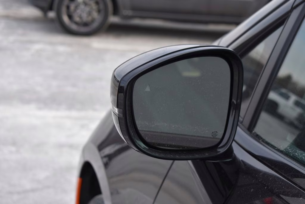 2026 Diamond Black Crystal Pearlcoat Chrysler Pacifica Select AWD Van