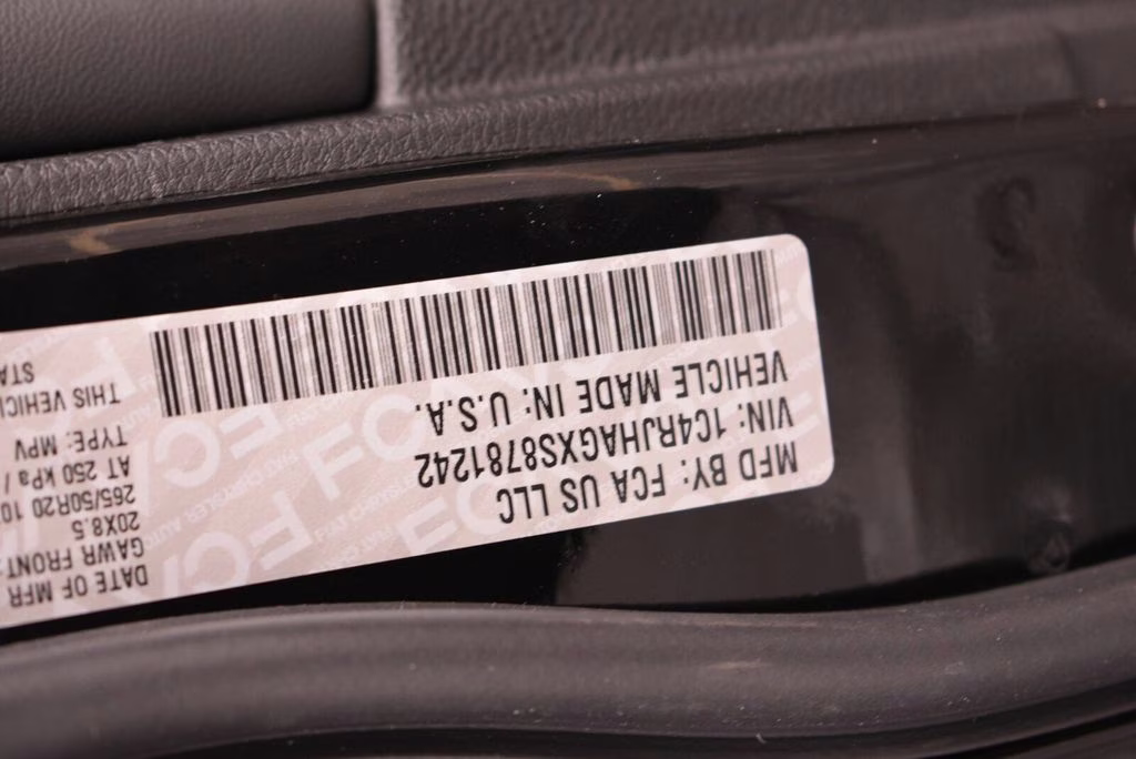 2025 Diamond Black Crystal Pearlcoat Jeep Grand Cherokee Altitude X 4X4 SUV