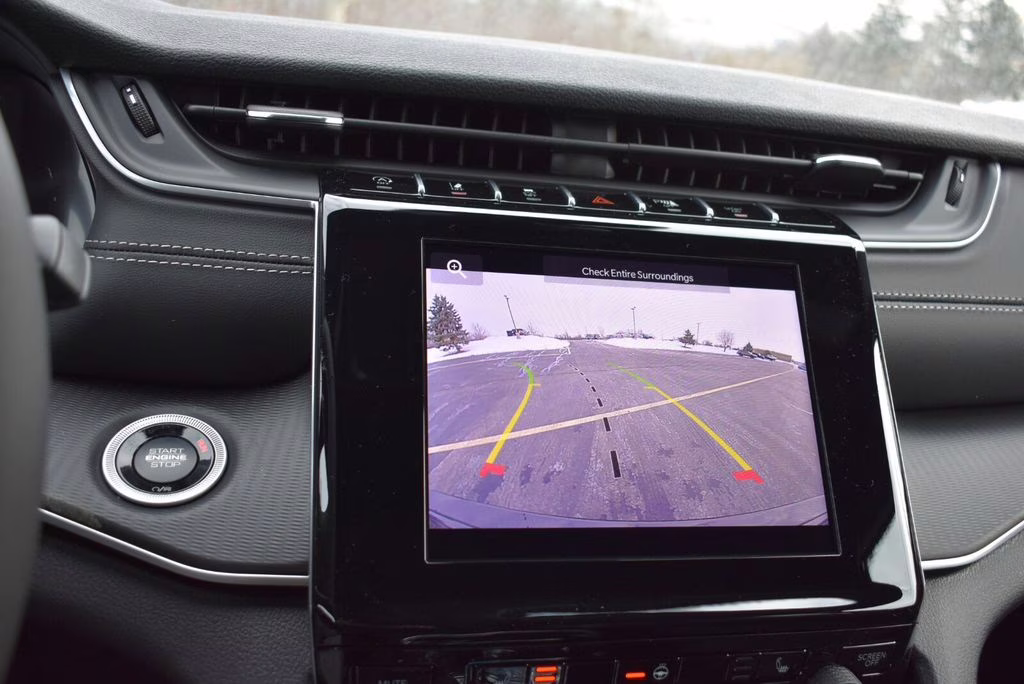 2025 Diamond Black Crystal Pearlcoat Jeep Grand Cherokee Altitude X 4X4 SUV