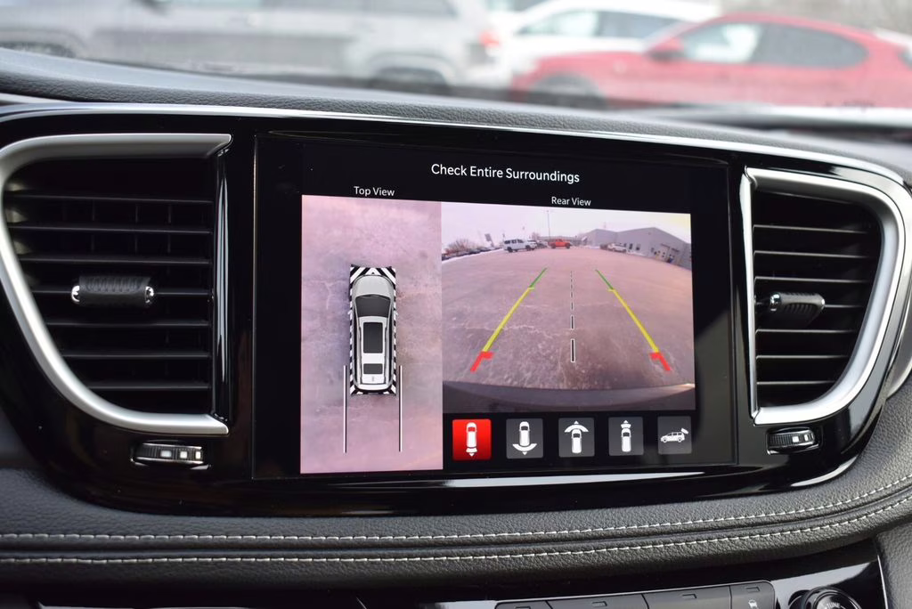 2026 Diamond Black Crystal Pearlcoat Chrysler Pacifica Select AWD Van