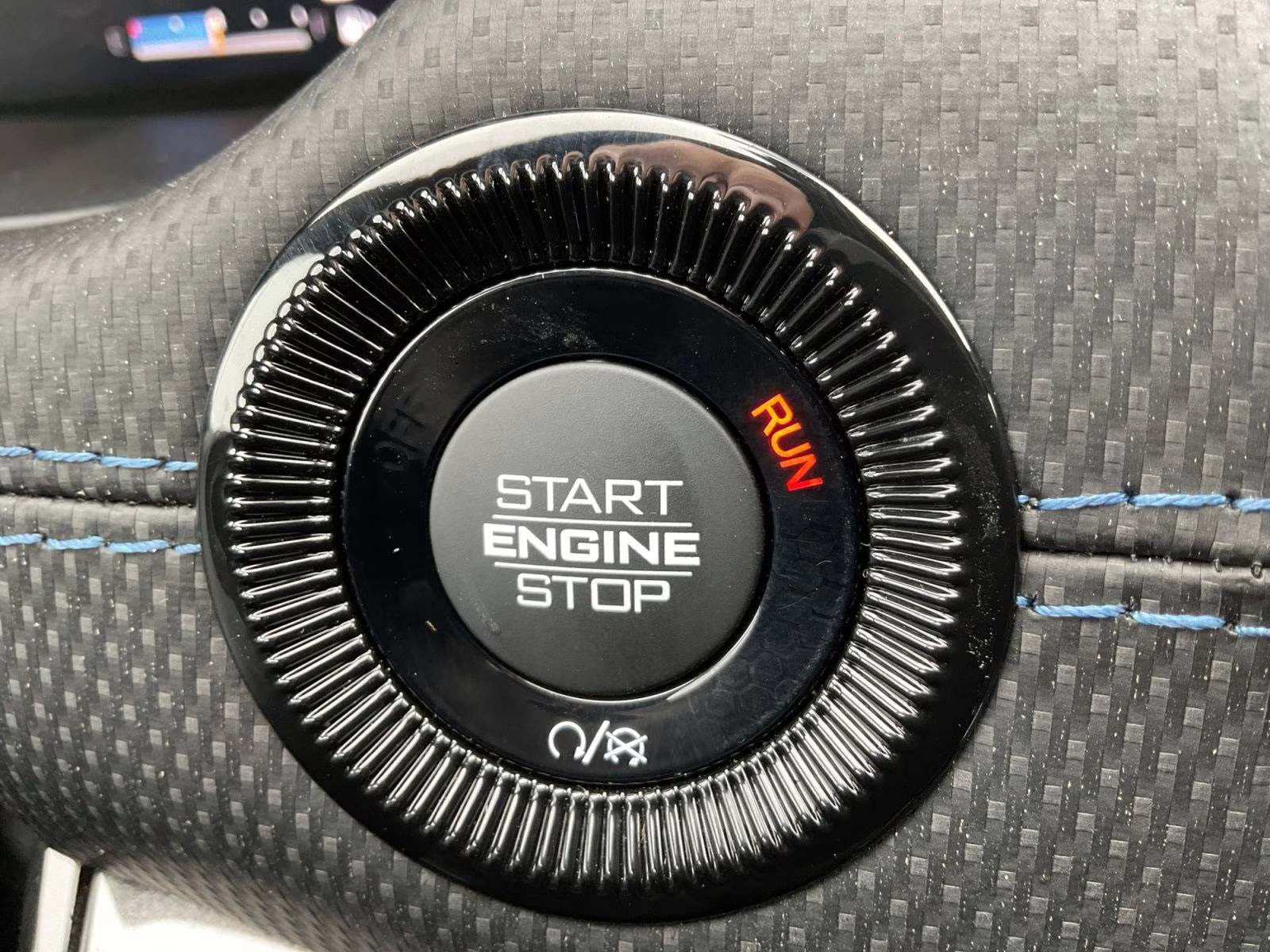 2026 Diamond Black Crystal Pearlcoat Jeep Compass Limited 4X4 SUV