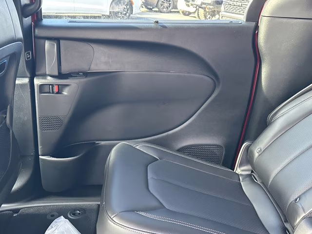 2026 Red Hot Pearlcoat Chrysler Pacifica Select FWD Van