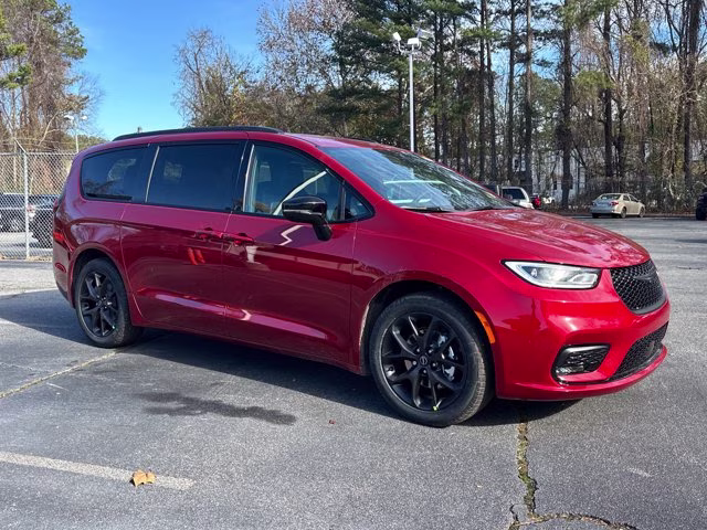 2026 Red Hot Pearlcoat Chrysler Pacifica Select FWD Van