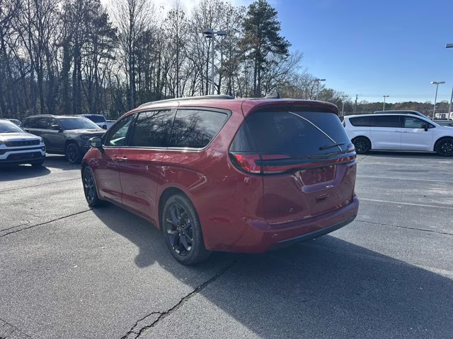 2026 Red Hot Pearlcoat Chrysler Pacifica Select FWD Van