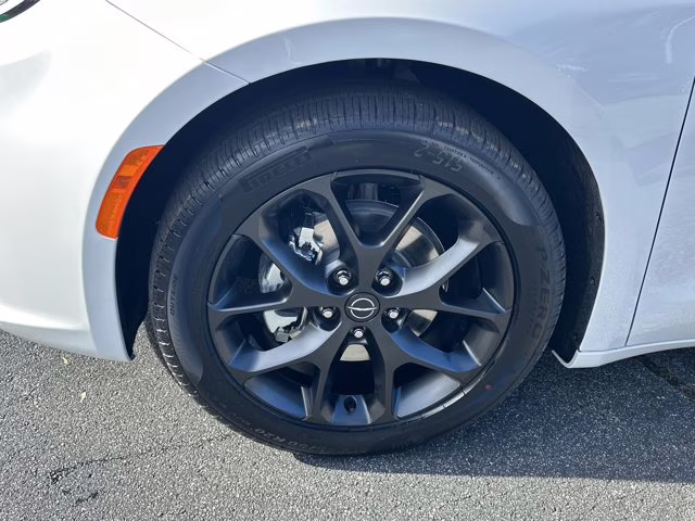 2026 Bright White Clearcoat Chrysler Pacifica Select FWD Van