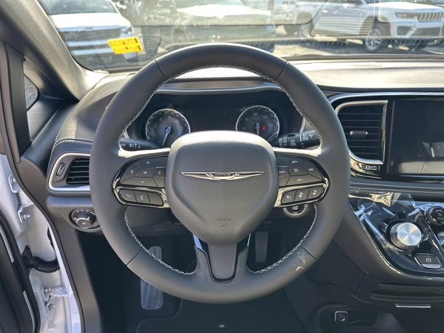 2026 Bright White Clearcoat Chrysler Pacifica Select FWD Van