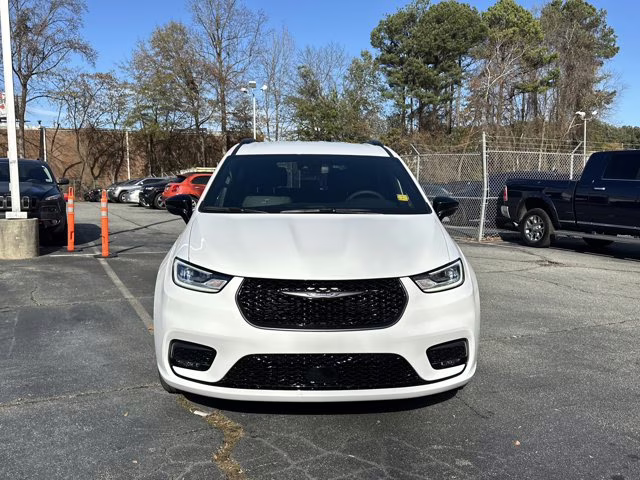 2026 Bright White Clearcoat Chrysler Pacifica Select FWD Van