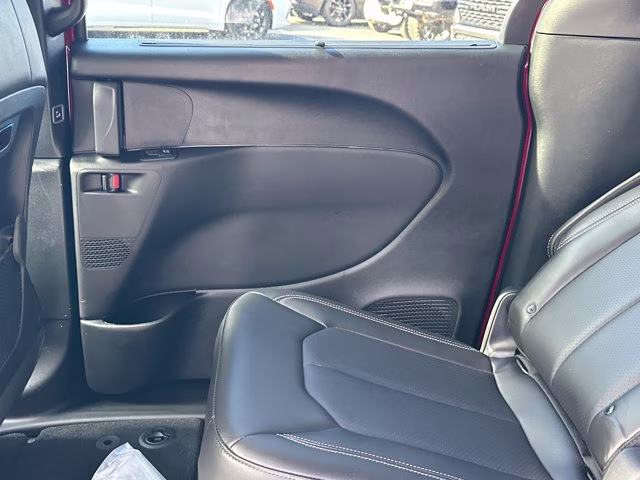 2026 Red Hot Pearlcoat Chrysler Pacifica Select FWD Van