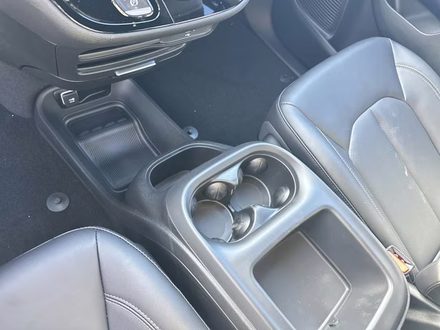 2026 Red Hot Pearlcoat Chrysler Pacifica Select FWD Van