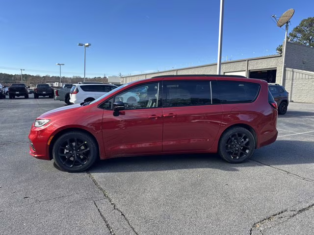 2026 Red Hot Pearlcoat Chrysler Pacifica Select FWD Van