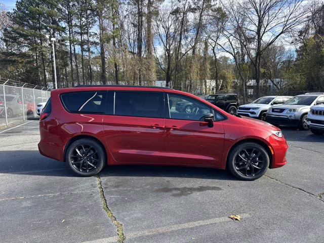 2026 Red Hot Pearlcoat Chrysler Pacifica Select FWD Van