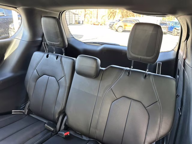 2026 Bright White Clearcoat Chrysler Pacifica Select FWD Van