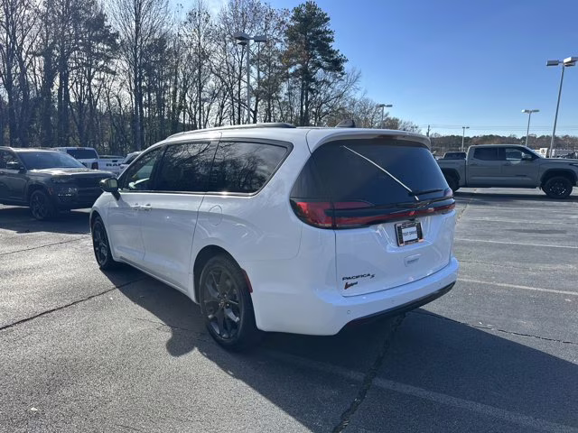 2026 Bright White Clearcoat Chrysler Pacifica Select FWD Van
