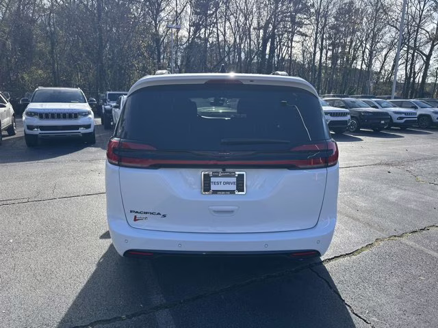 2026 Bright White Clearcoat Chrysler Pacifica Select FWD Van