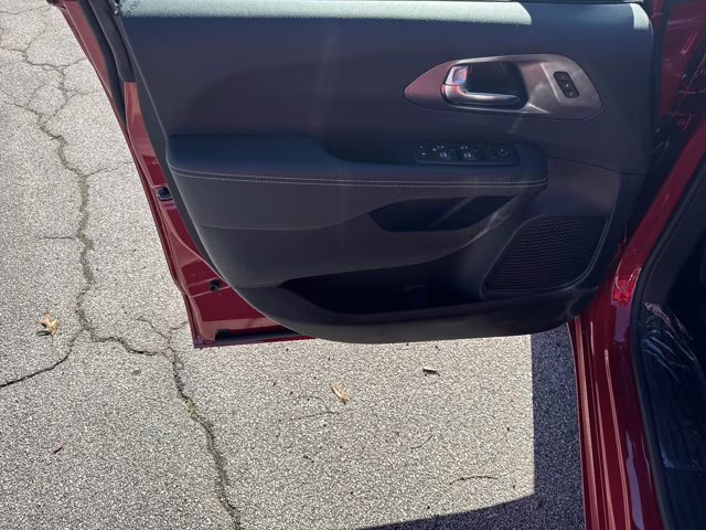 2026 Red Hot Pearlcoat Chrysler Pacifica Select FWD Van