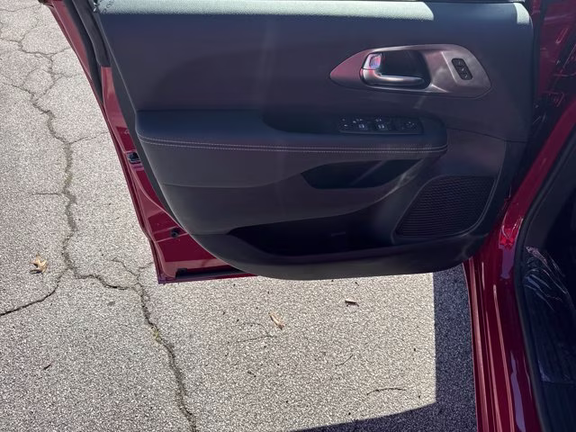 2026 Red Hot Pearlcoat Chrysler Pacifica Select FWD Van