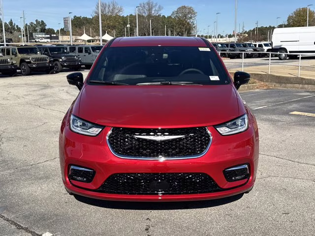 2026 Red Hot Pearlcoat Chrysler Pacifica Select FWD Van