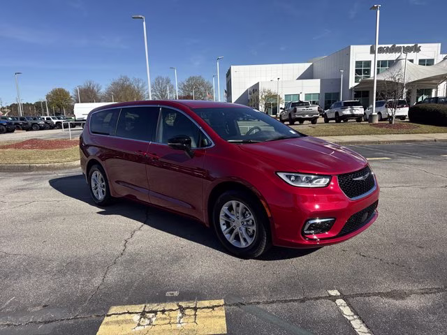 2026 Red Hot Pearlcoat Chrysler Pacifica Select FWD Van