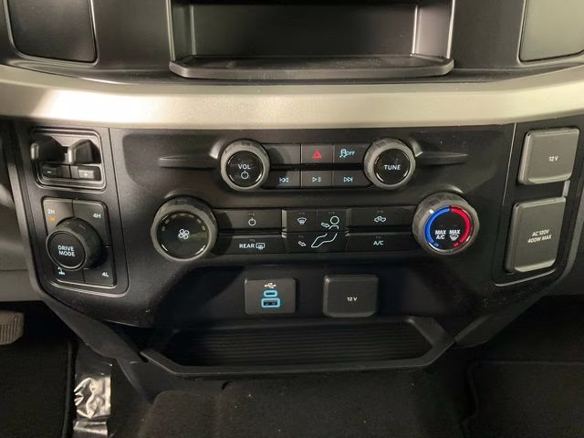 2026 Oxford White Ford Super Duty F-250 SRW XL 4X4 Truck