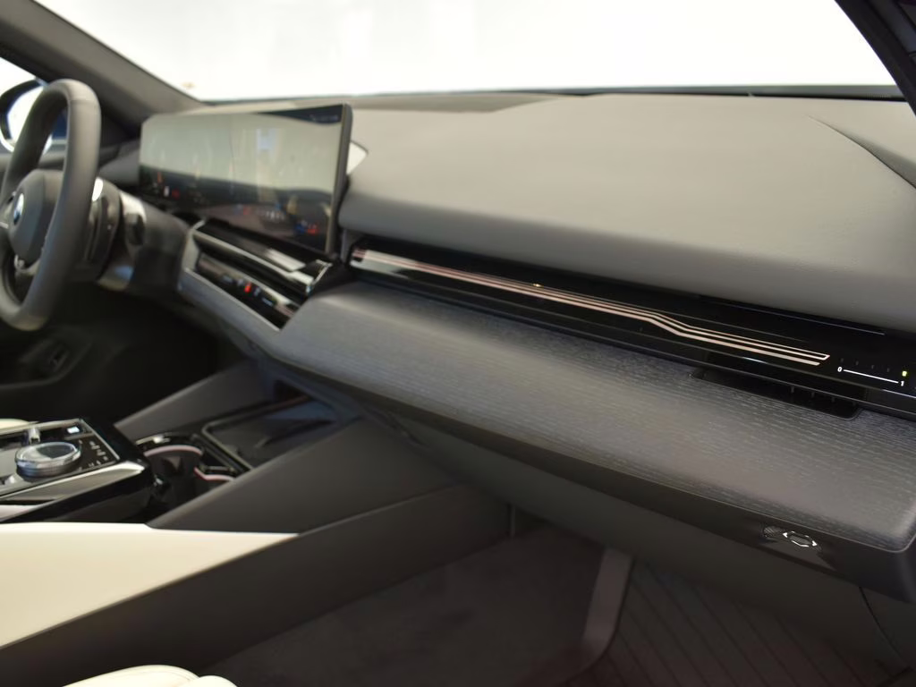 2026 Phytonic Blue Metallic BMW 5 Series 530i RWD Sedan