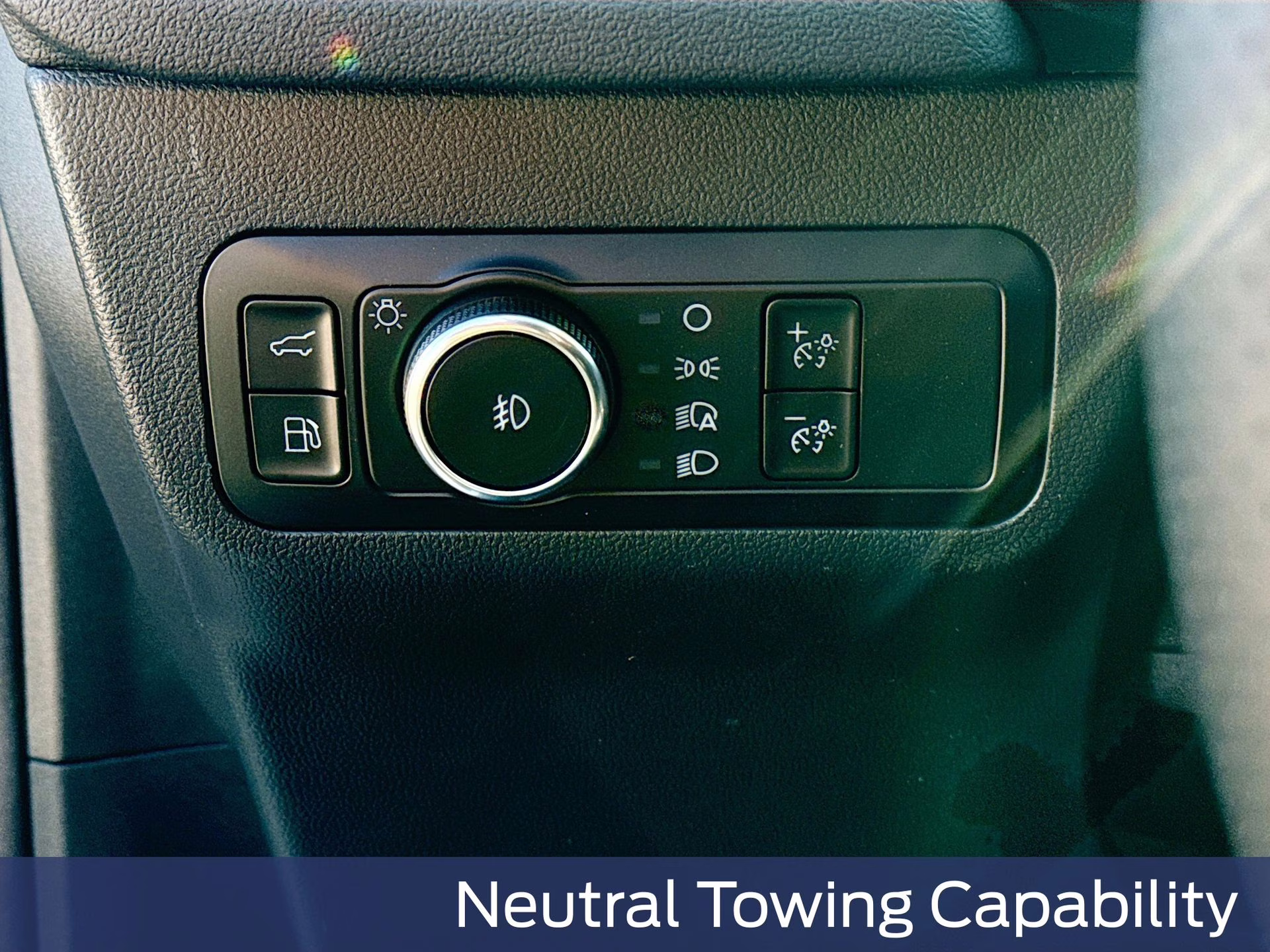 2026 Star White Metallic Tri-Coat Ford Escape Hybrid ST-Line Select AWD SUV