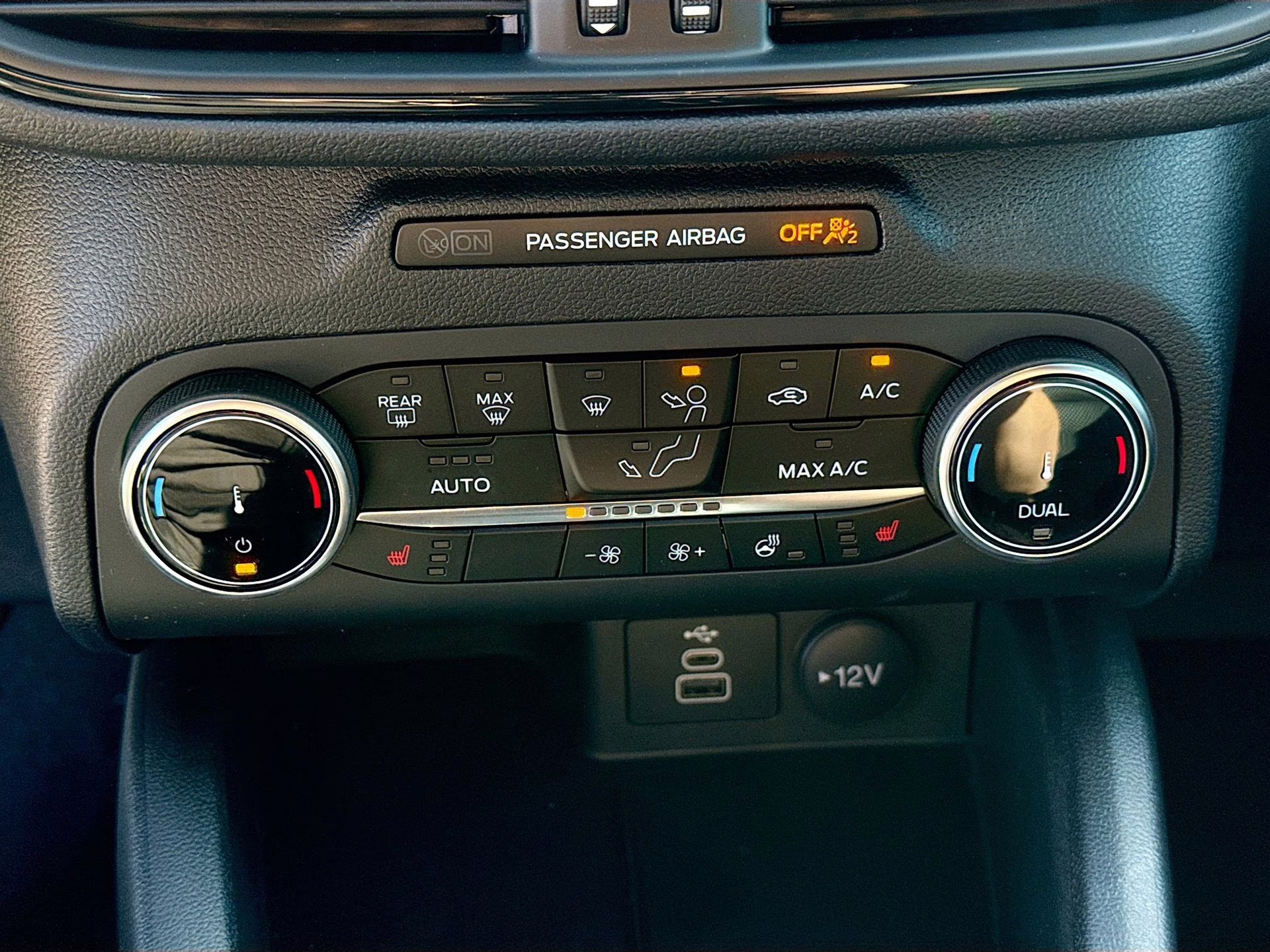 2026 Star White Metallic Tri-Coat Ford Escape Hybrid ST-Line Select AWD SUV