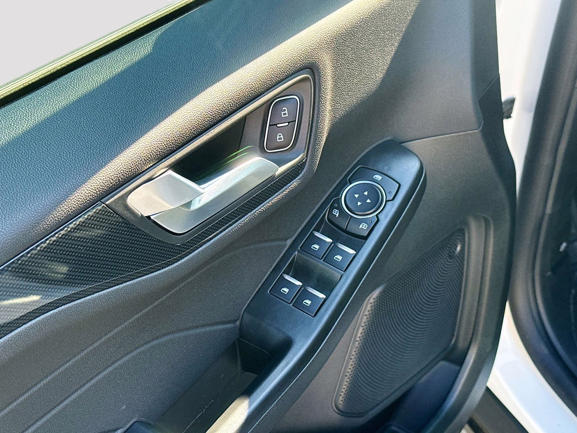 2026 Star White Metallic Tri-Coat Ford Escape Hybrid ST-Line Select AWD SUV