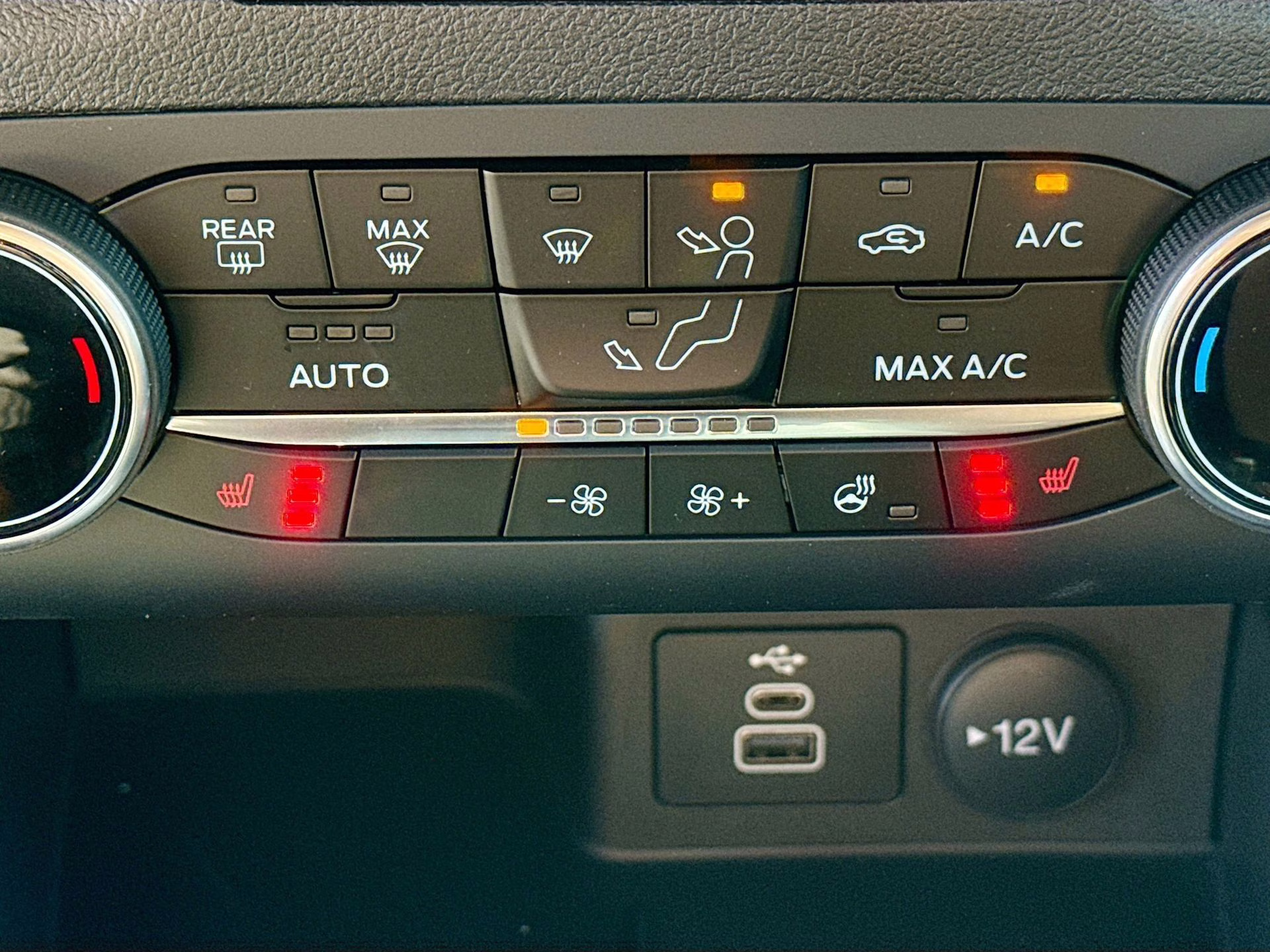 2026 Star White Metallic Tri-Coat Ford Escape Hybrid ST-Line Select AWD SUV