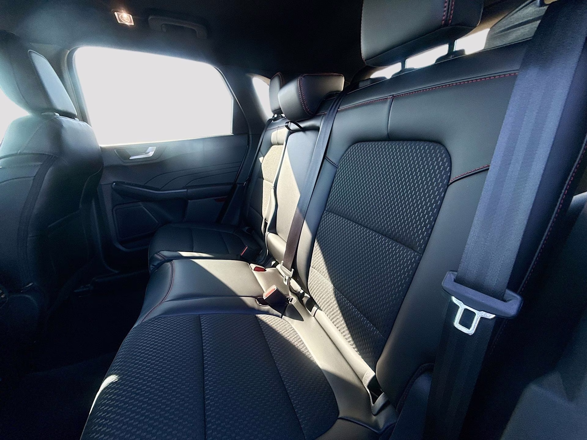 2026 Star White Metallic Tri-Coat Ford Escape Hybrid ST-Line Select AWD SUV