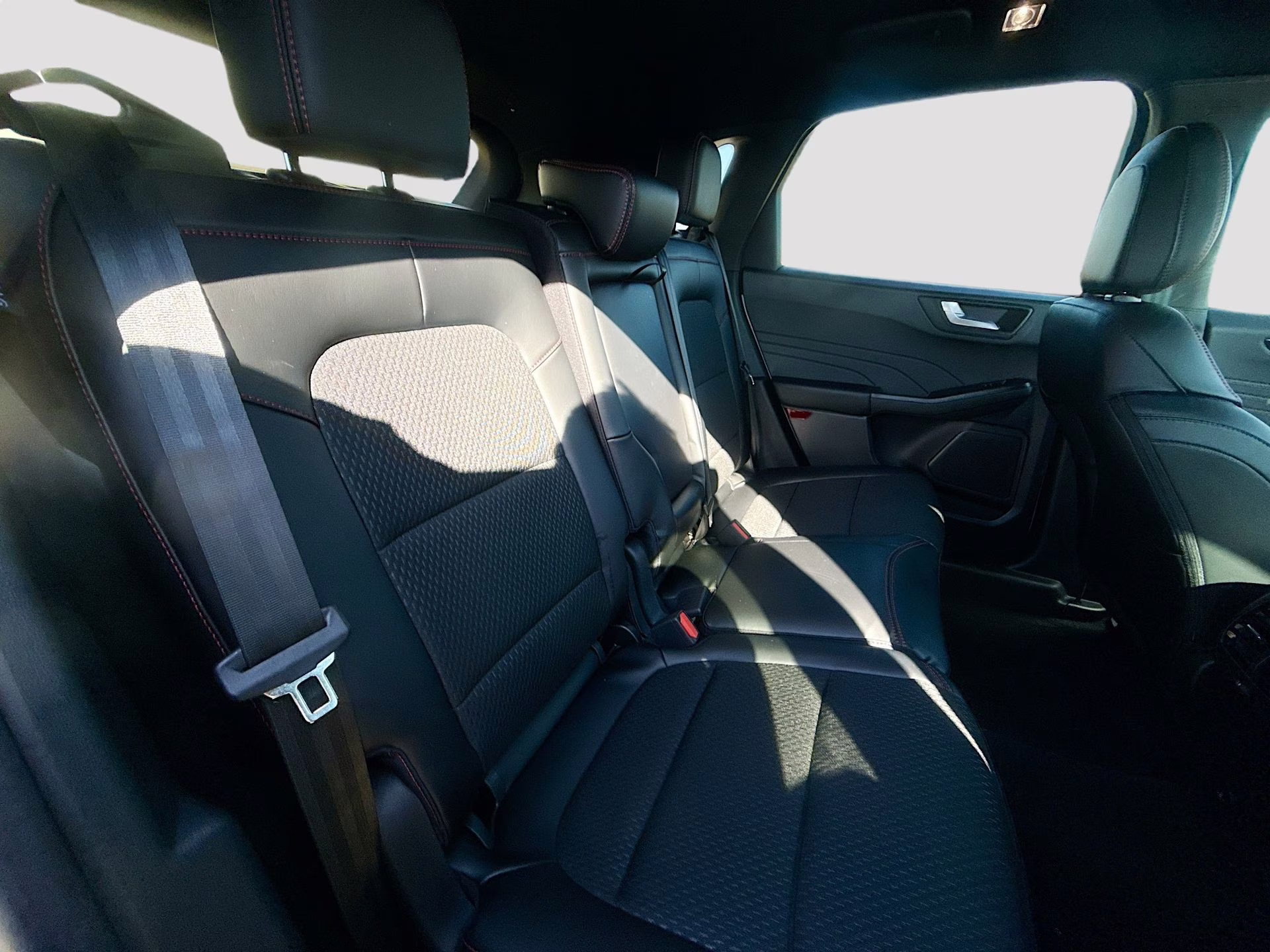 2026 Star White Metallic Tri-Coat Ford Escape Hybrid ST-Line Select AWD SUV