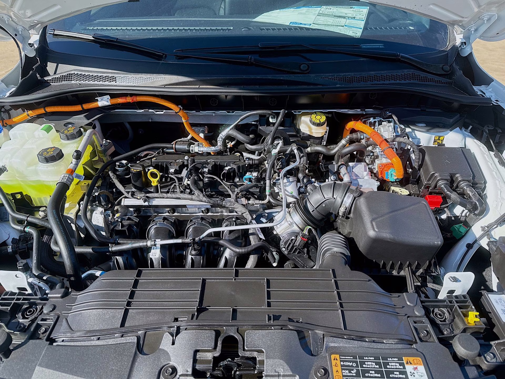 2026 Star White Metallic Tri-Coat Ford Escape Hybrid ST-Line Select AWD SUV