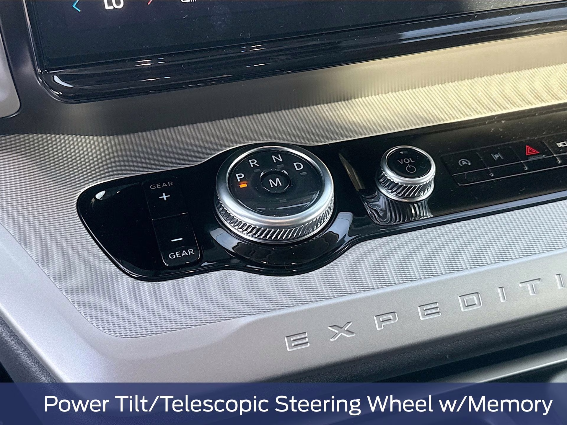 2025 Glacier Gray Metallic TriCoat Ford Expedition Active RWD SUV