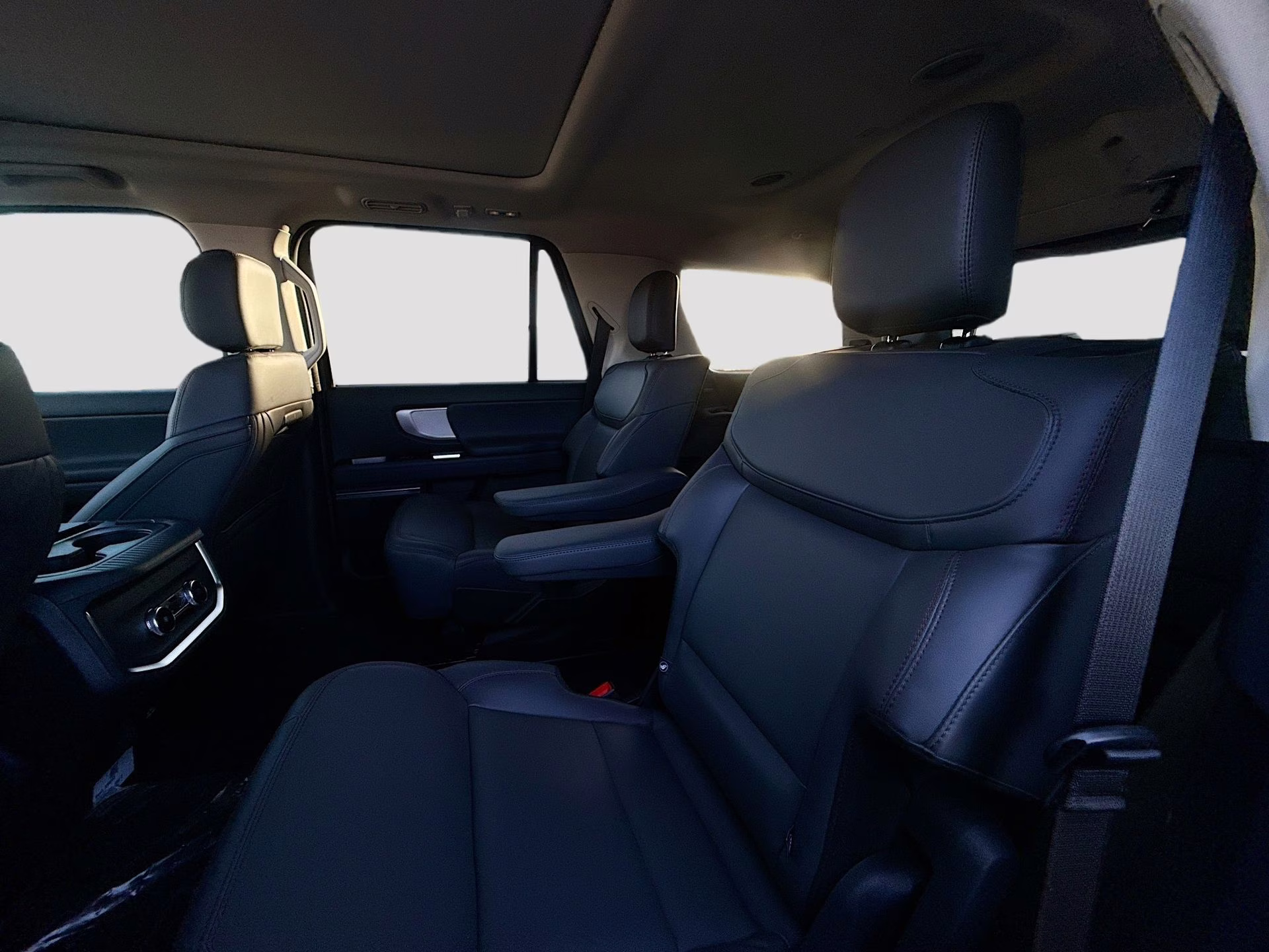 2025 Glacier Gray Metallic TriCoat Ford Expedition Active RWD SUV