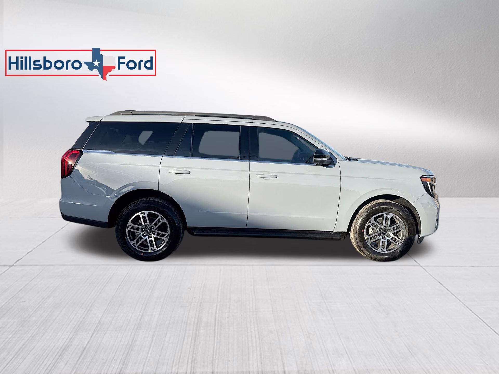 2025 Glacier Gray Metallic TriCoat Ford Expedition Active RWD SUV