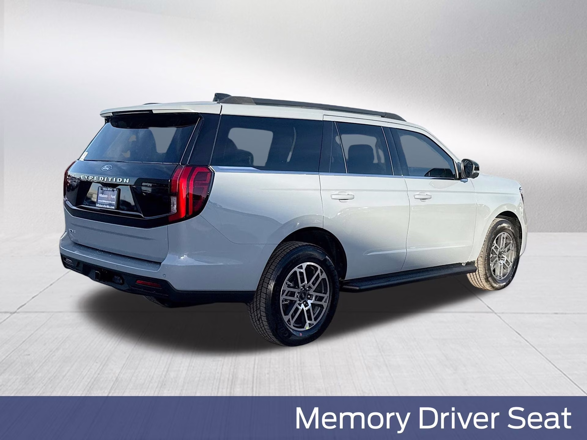 2025 Glacier Gray Metallic TriCoat Ford Expedition Active RWD SUV