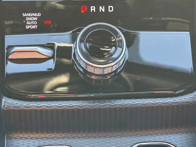 2025 Diamond Black Crystal Pearlcoat Jeep Grand Cherokee L Limited 4X4 SUV