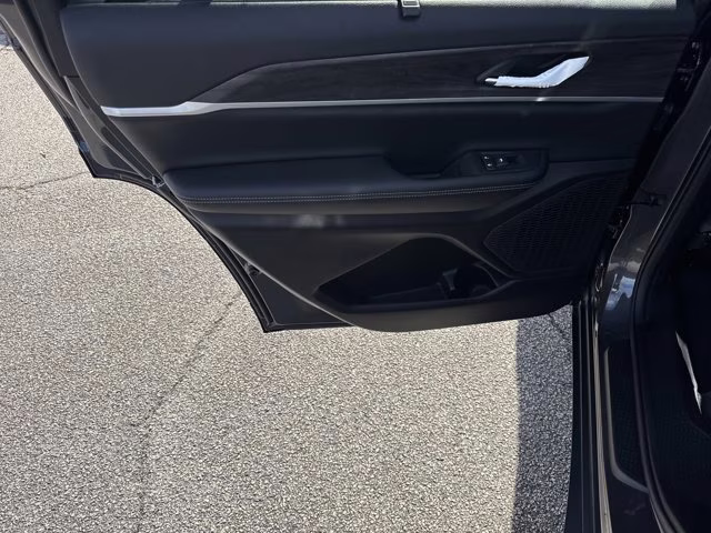 2025 Baltic Gray Metallic Clearcoat Jeep Grand Cherokee L Limited 4X4 SUV