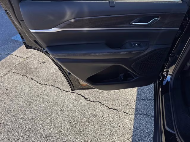 2025 Diamond Black Crystal Pearlcoat Jeep Grand Cherokee L Limited 4X4 SUV