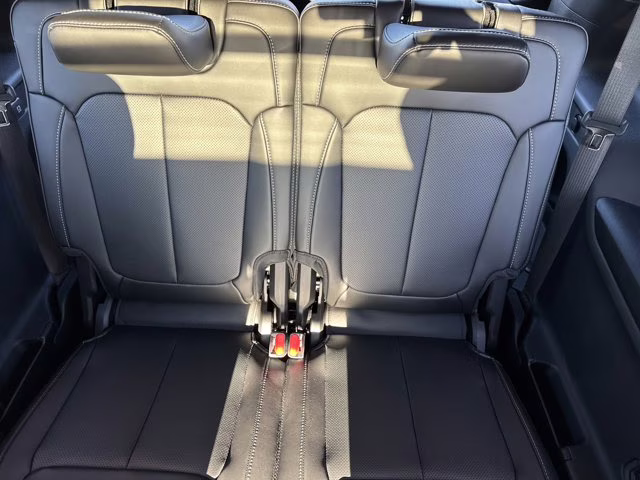 2025 Diamond Black Crystal Pearlcoat Jeep Grand Cherokee L Limited 4X4 SUV