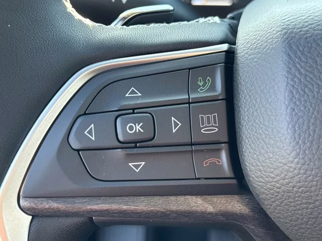 2025 Diamond Black Crystal Pearlcoat Jeep Grand Cherokee L Limited 4X4 SUV