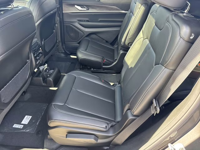 2025 Baltic Gray Metallic Clearcoat Jeep Grand Cherokee L Limited 4X4 SUV