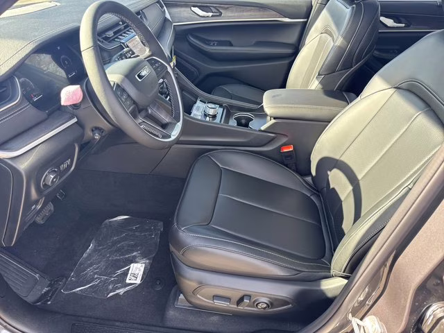 2025 Baltic Gray Metallic Clearcoat Jeep Grand Cherokee L Limited 4X4 SUV