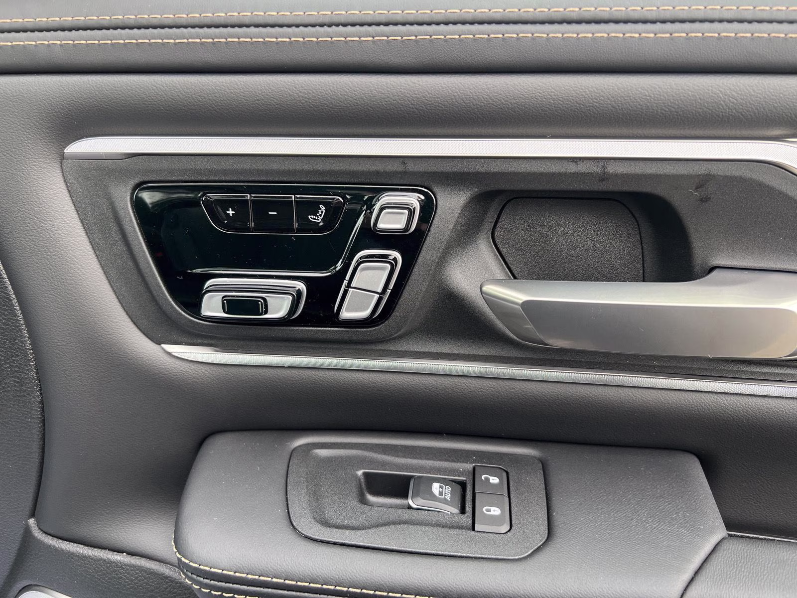 2026 RAM 1500 Tungsten - Photo 44