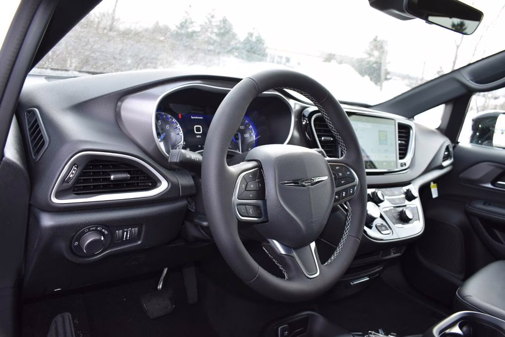 2026 Bright White Clearcoat Chrysler Voyager LX FWD Van