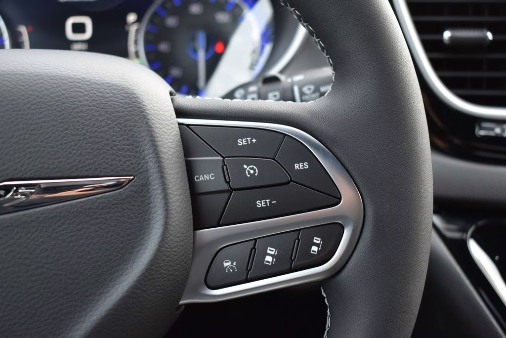 2026 Bright White Clearcoat Chrysler Voyager LX FWD Van