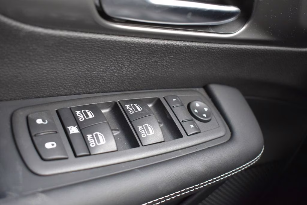 2026 Bright White Clearcoat Chrysler Voyager LX FWD Van